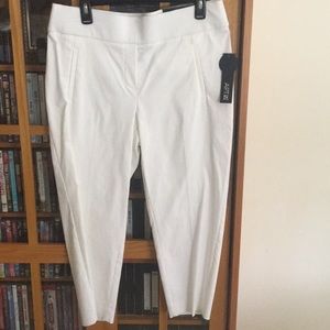 NWT APT.9 White Capri Mid Rise Pants 14